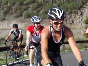 Iloisia ilmeitä rankasta noususta huolimatta.